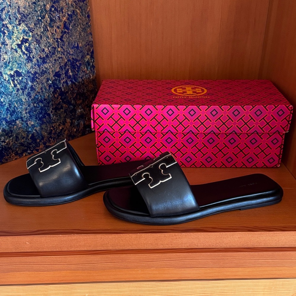 Tory Burch Double T Sport Slide size 7C (wide).
Worn once. - Picture 2 of 6